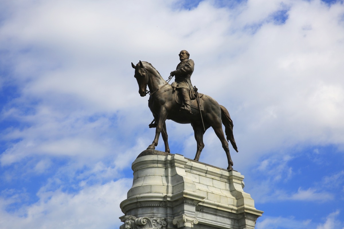 Robert E. Lee monument