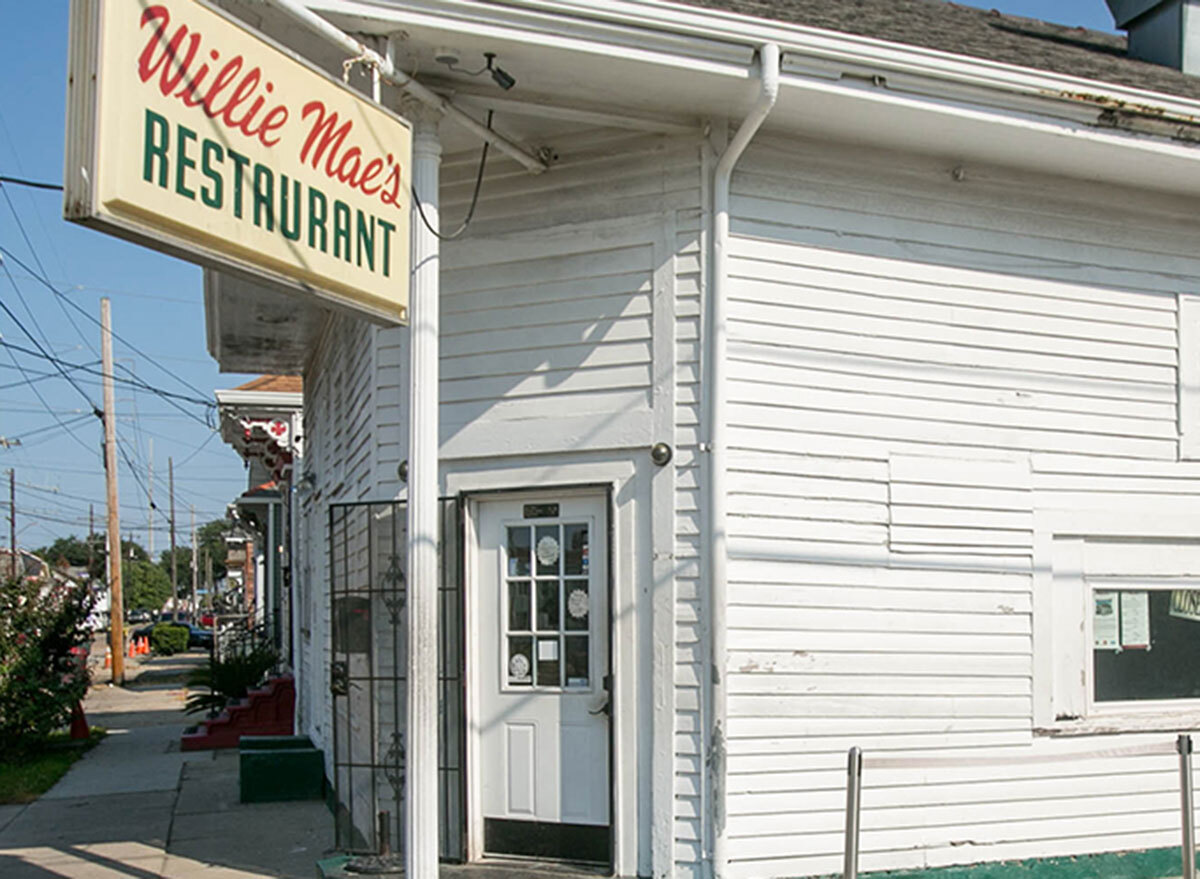 willi maes restaurant storefront street corner