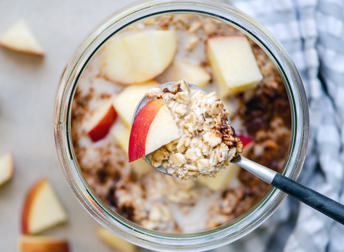 apple cinnamon overnight oats