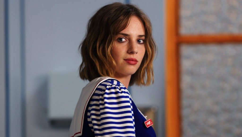 Stranger Things Robin | 13 Interesting Facts about Maya Hawke | Her Beauty