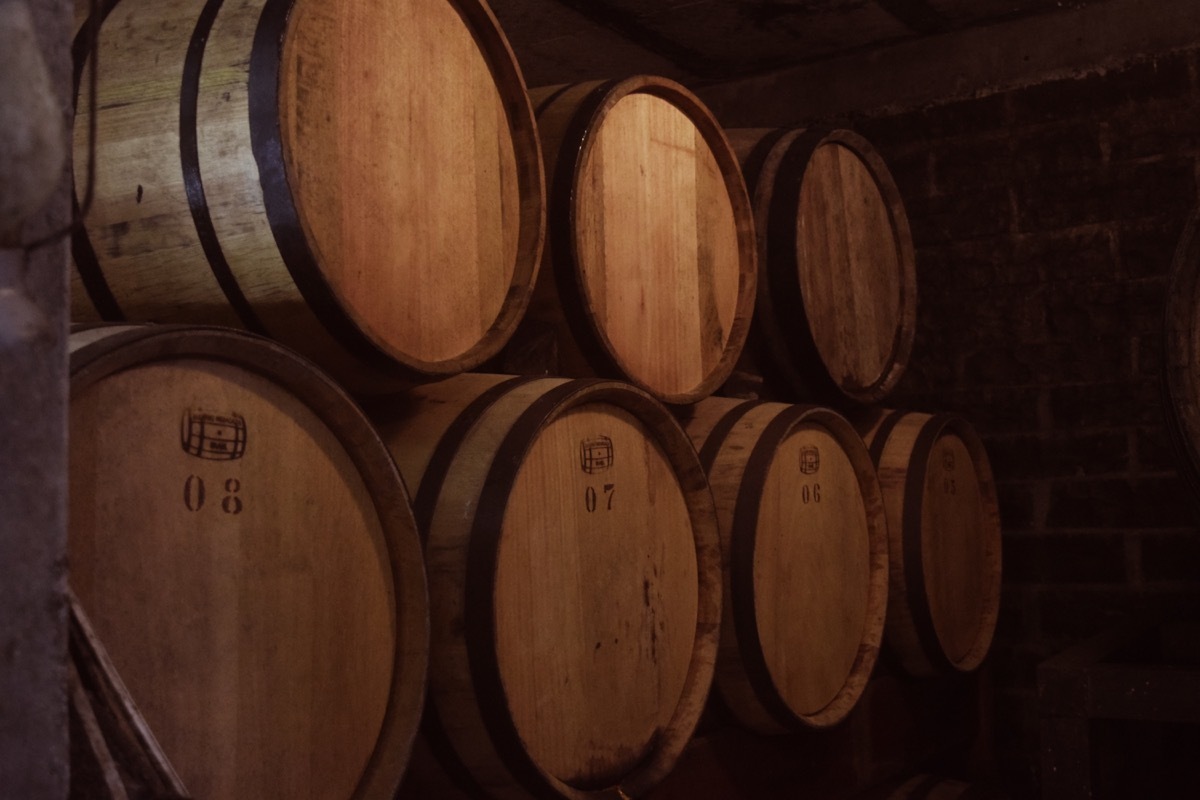 tea barrels lined up on the wall, who wants to be a millionaire