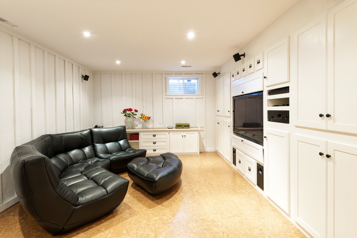 Vertical paneling in basement