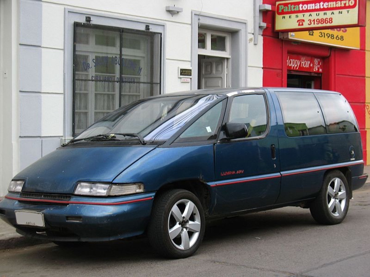 chevrolet lumina apv 1990