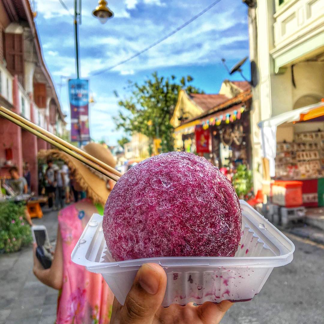 this-street-food-instagram-account-girl-eat-world-will-make-your-stomach-growl-05