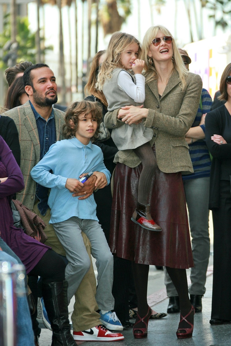 Ben Harper, Ellery Harper, Jaya Harper, and Laura Dern in 2009