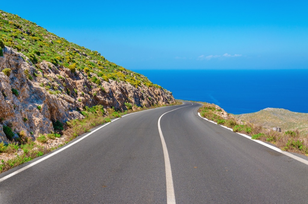 40 roads everyone should drive