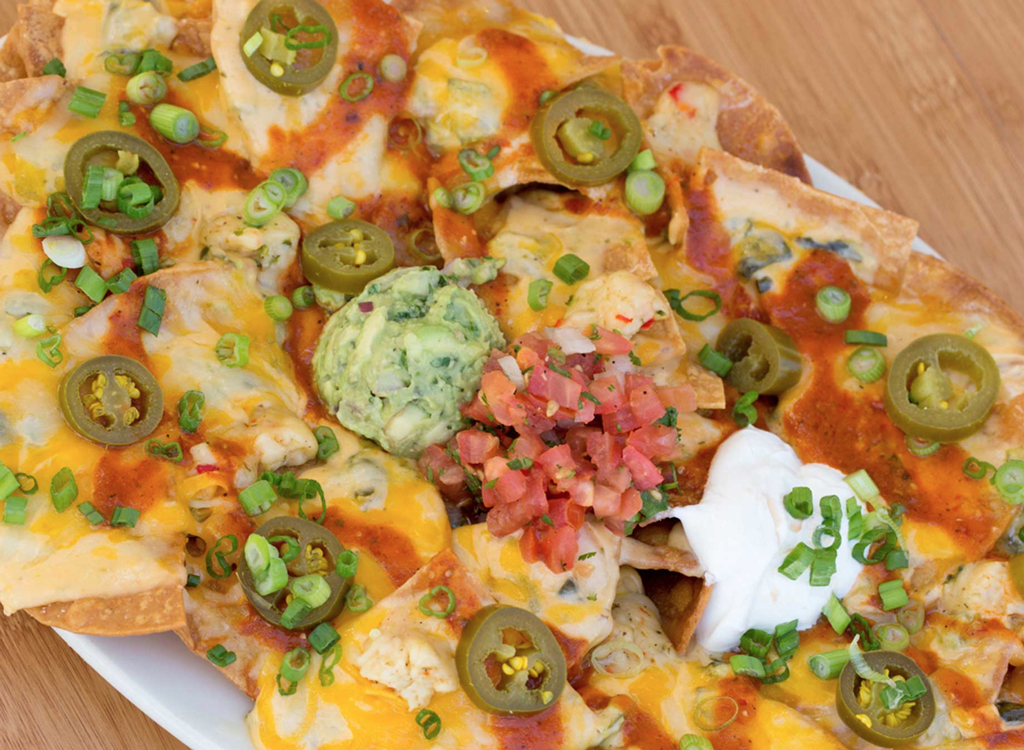 Cheesecake factory nachos with spicy chicken