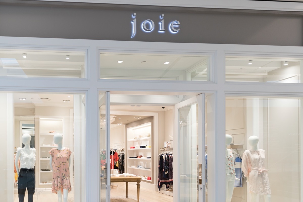 joie storefront with open door