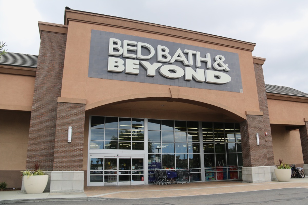 Bed Bath and Beyond Store {Discount Shopping}