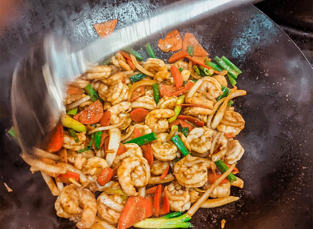 shrimp stir fry with bell peppers and scallions