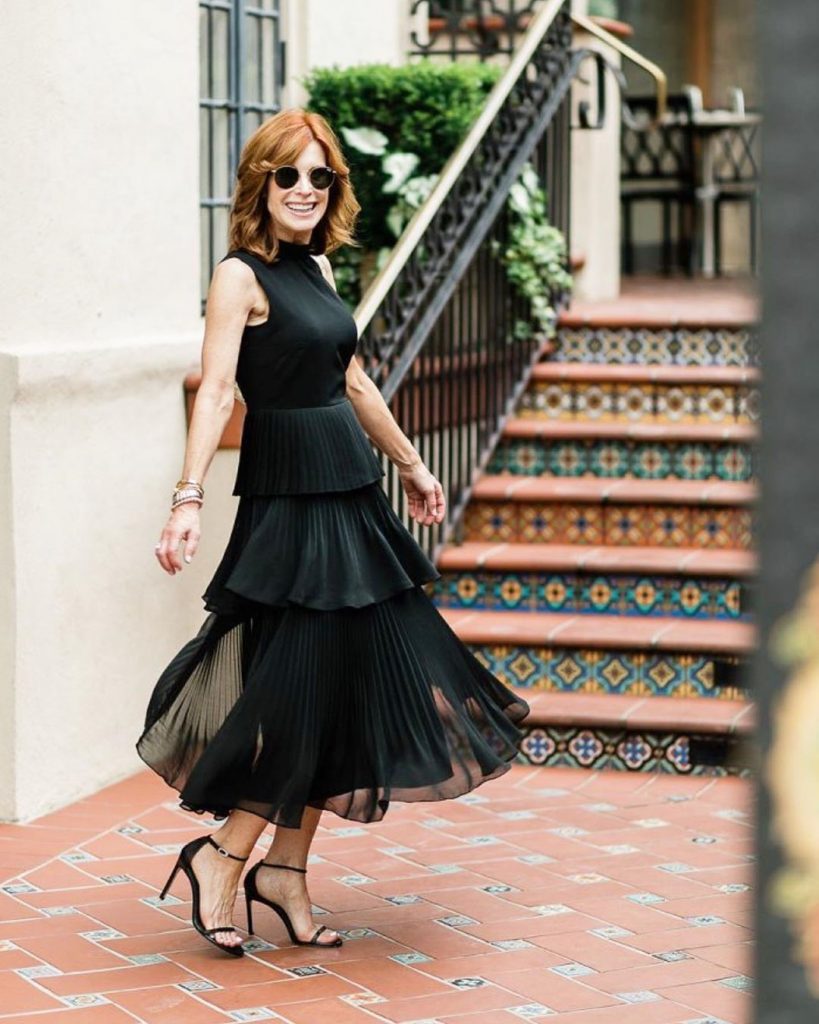 athy Williamson LBD| 12 Over-50 Women With Ridiculously Good Style | Her Beauty