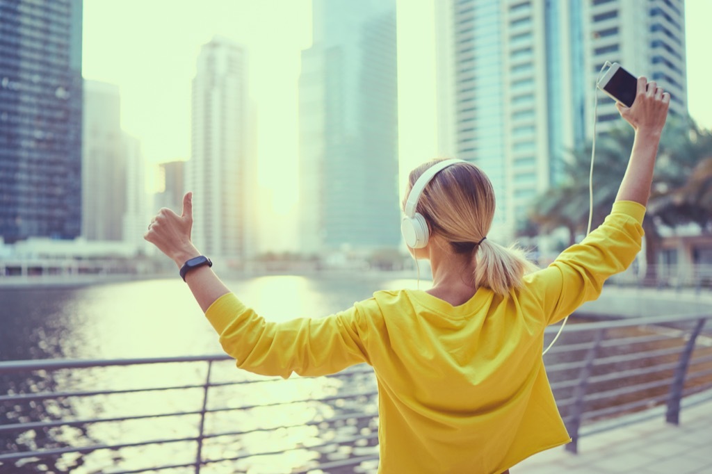 healthy woman in a city