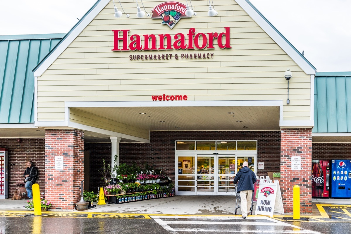 exterior to hannaford supermarket and pharmacy