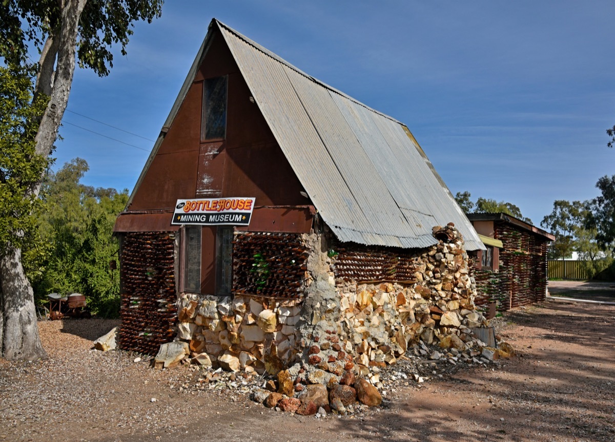 bottle house, unique houses