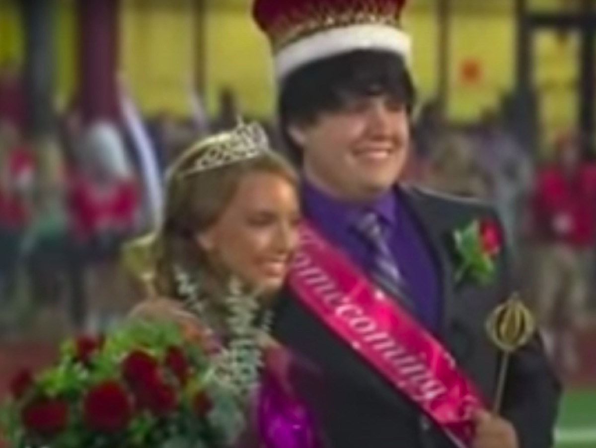 Hailie Jade crowned homecoming queen