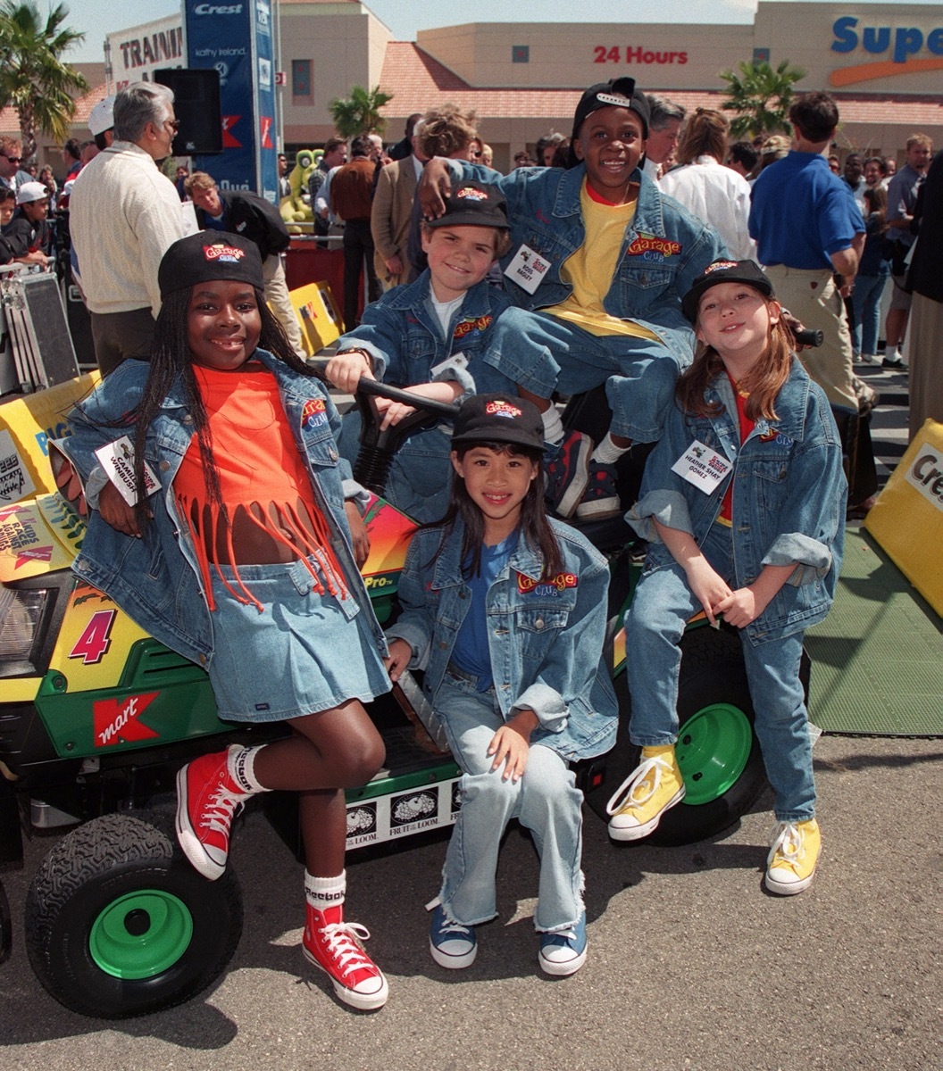 Ross Bagley and fellow child actors in 1998