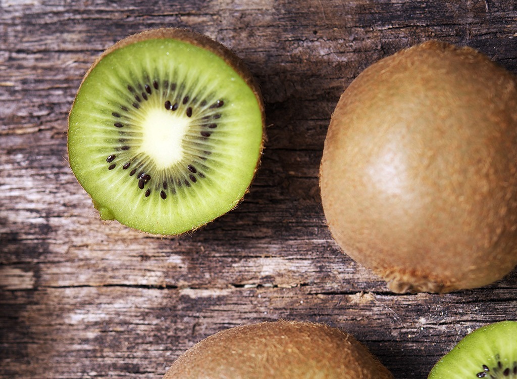 sliced kiwi