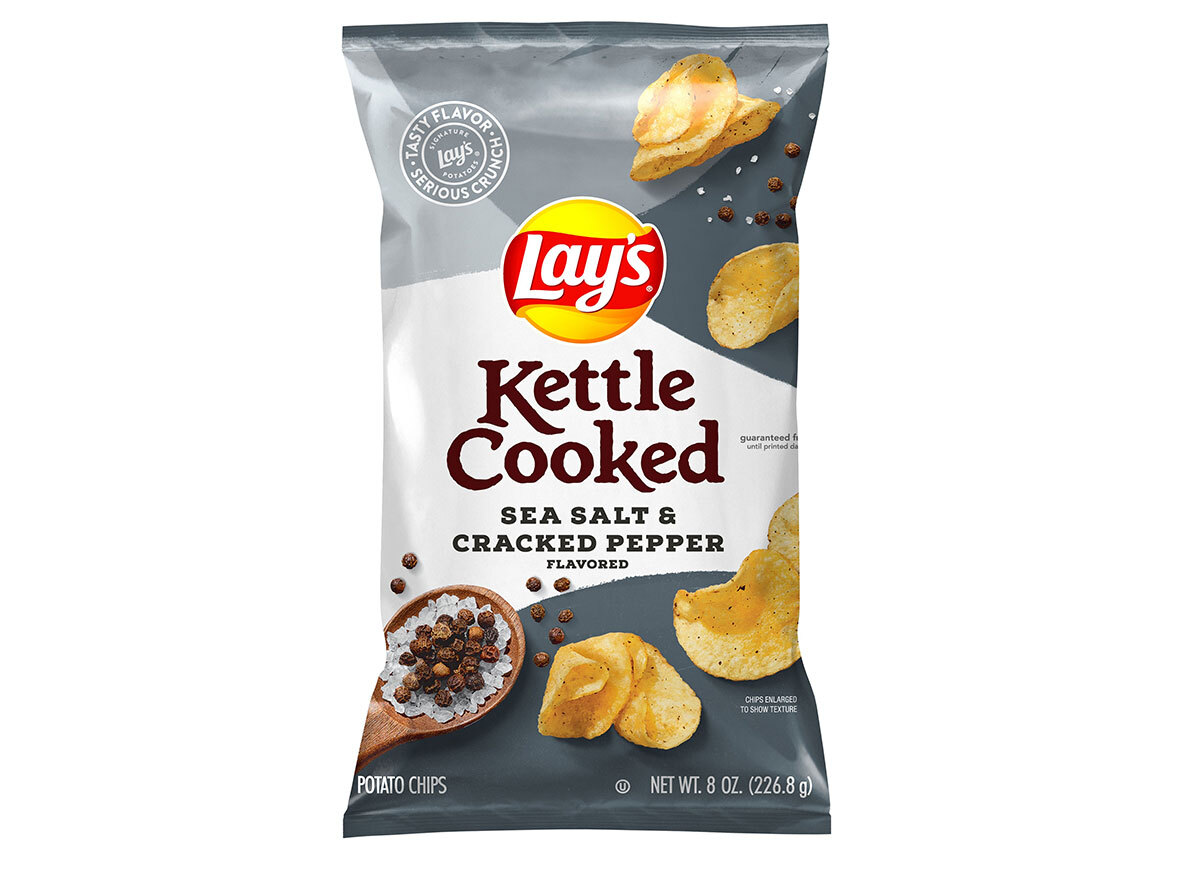 lays kettle cooked sea salt cracked pepper