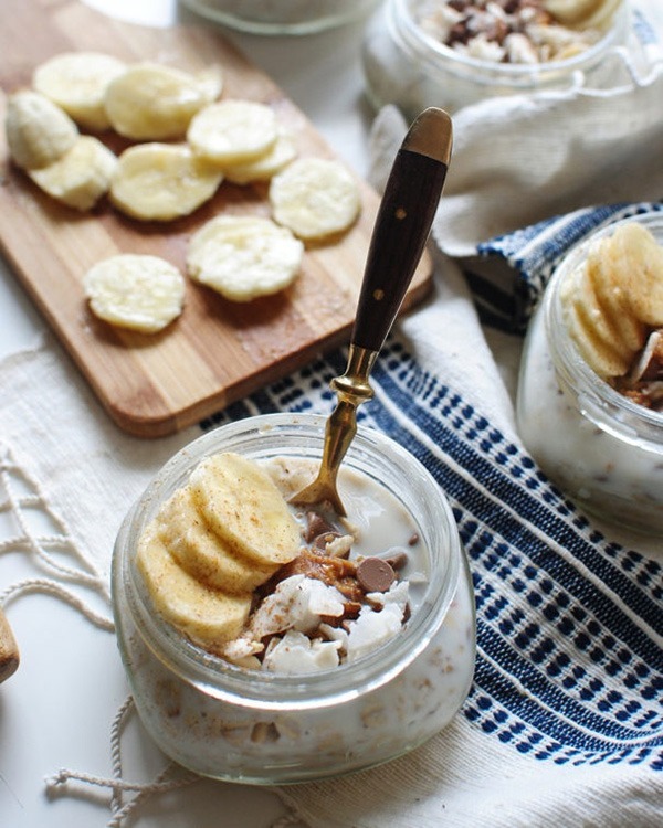 overnight oats with peanut butter, chocolate chips and coconut