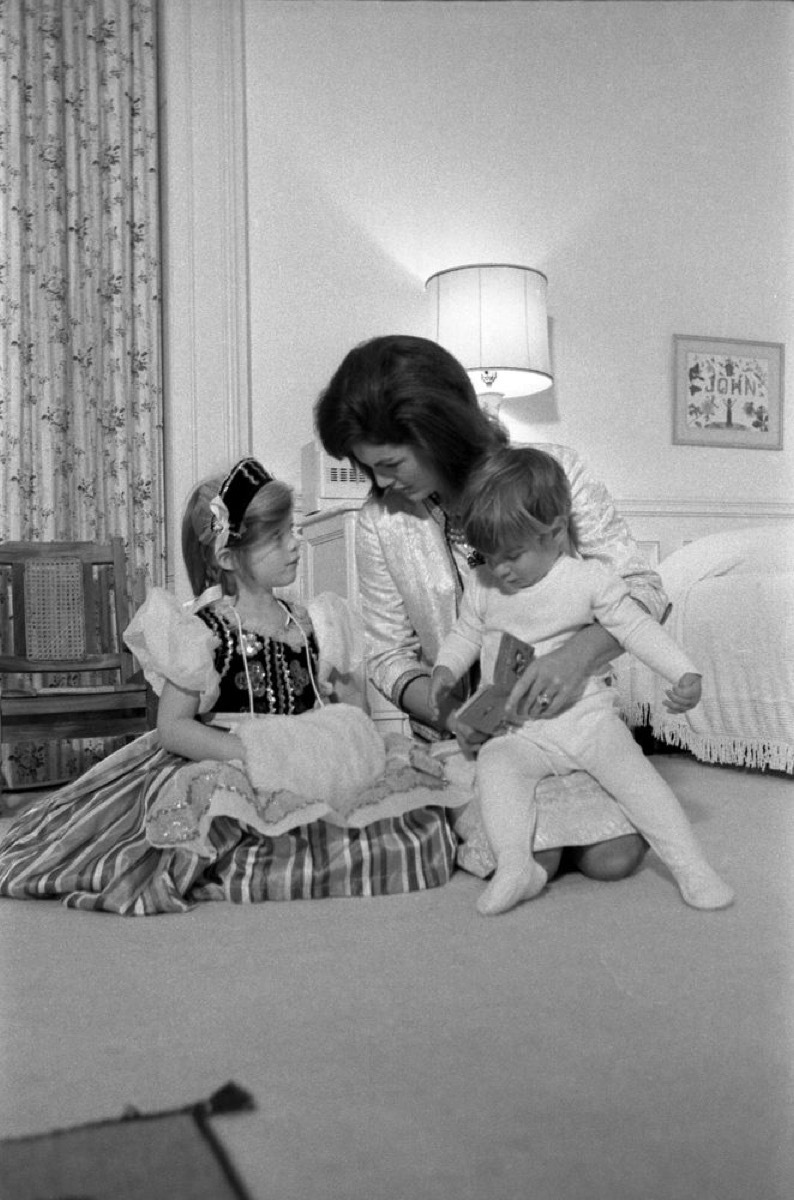 Jackie Kennedy with her kids