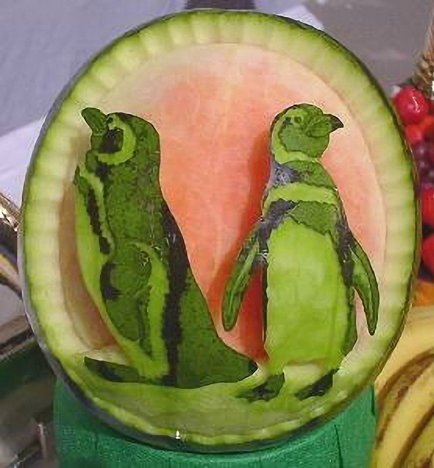 creative_fruit_carvings-12