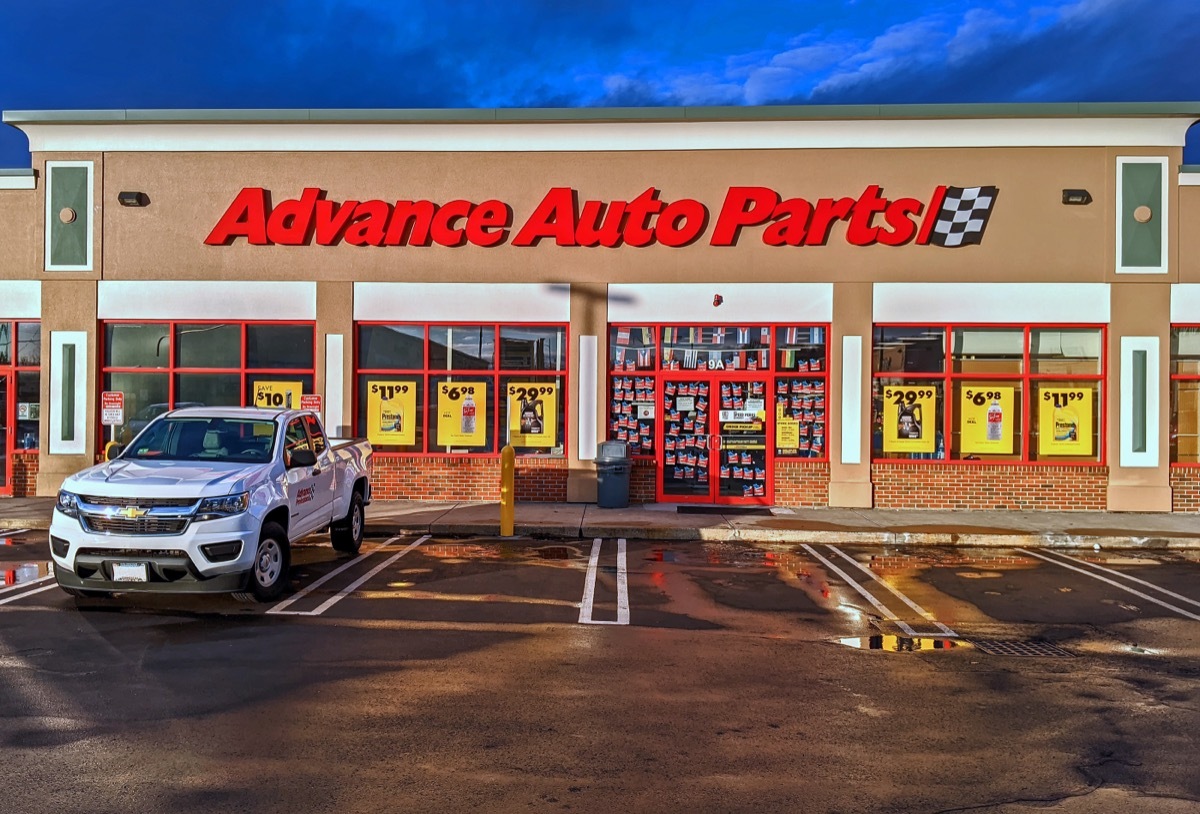 advance auto parts exterior