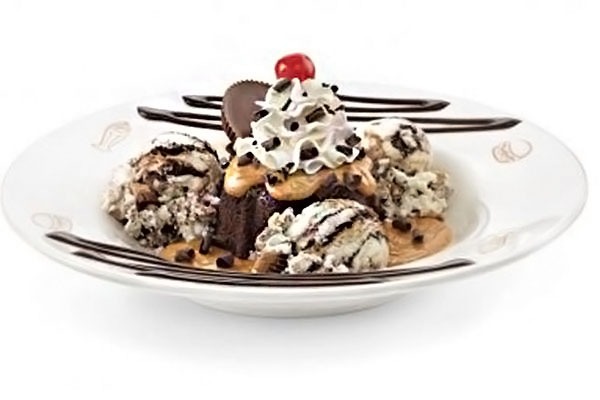 Friendlys Hunka Chunka PB Fudge Sundae